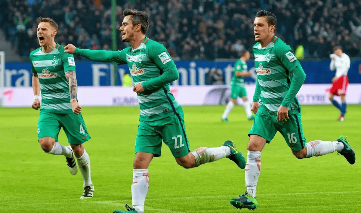 包含法兰克福主场战平云达不莱梅，未能取得三分，遭到对手坚守的词条