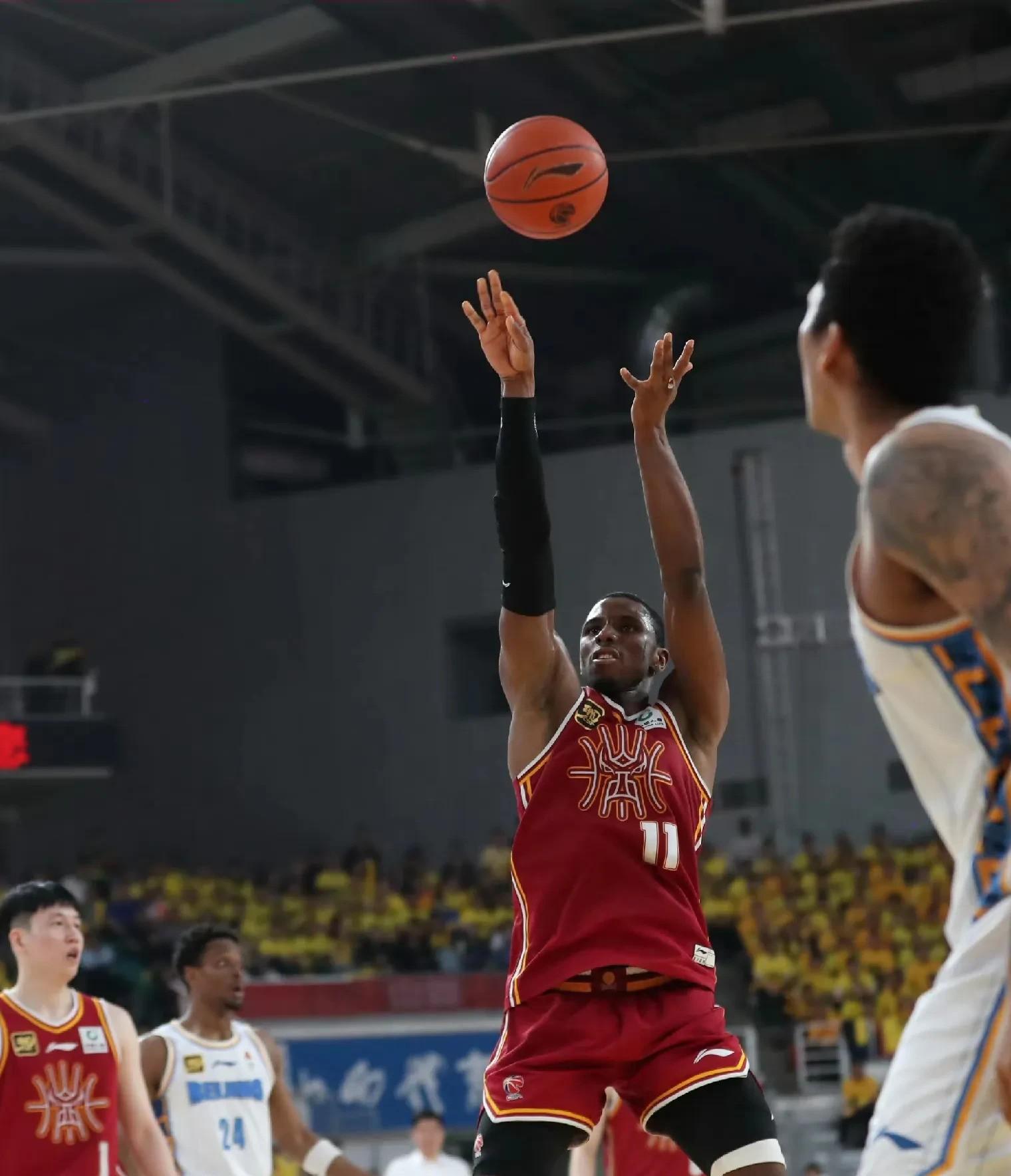 球队进攻欠缺效率，主场遭遇连败的简单介绍