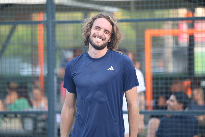 日本网球队翻盘世界网球队，西西帕斯绝境逆转的简单介绍