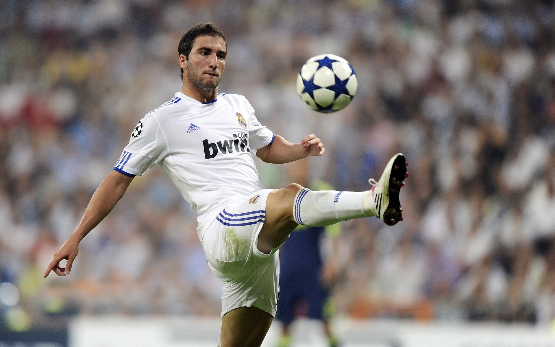 比利时战术碾压乌拉圭，莫德里奇中场魔术锁定胜局